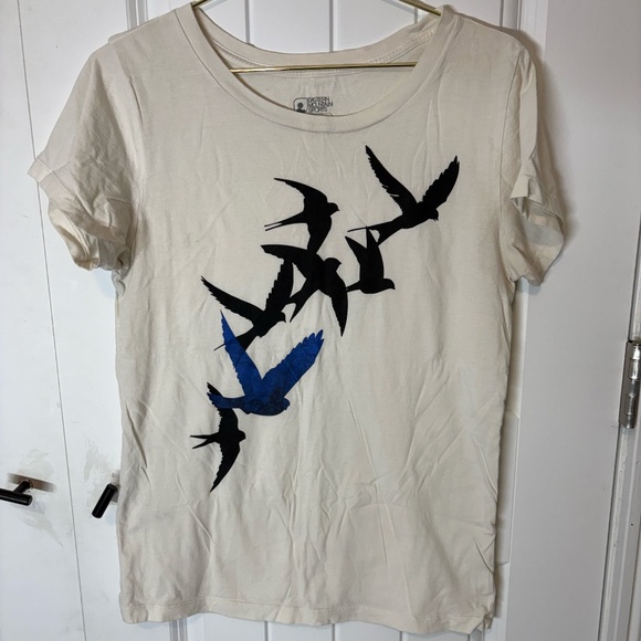 Eastern Mountain Sports 100% organic cotton tee. - Picture 1 of 3